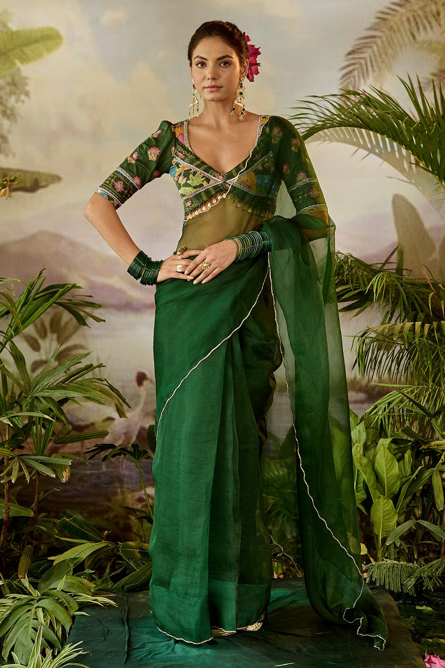 WOMEN'S GREEN CHIFFON TARU SAREE SET