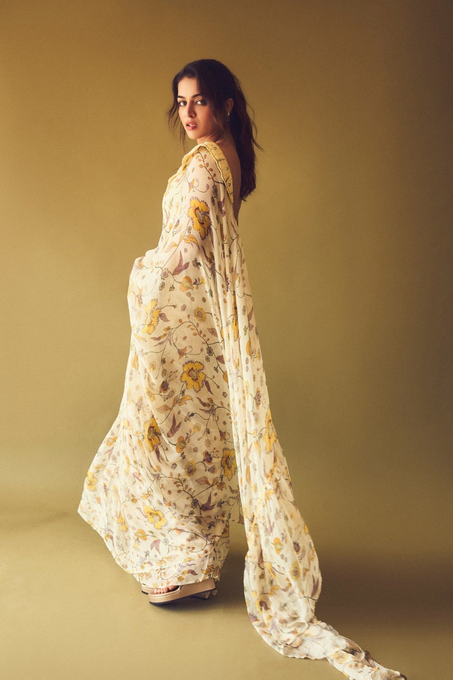 WOMEN'S BEIGE CHIFFON SUNDRENCHED SAREE SET