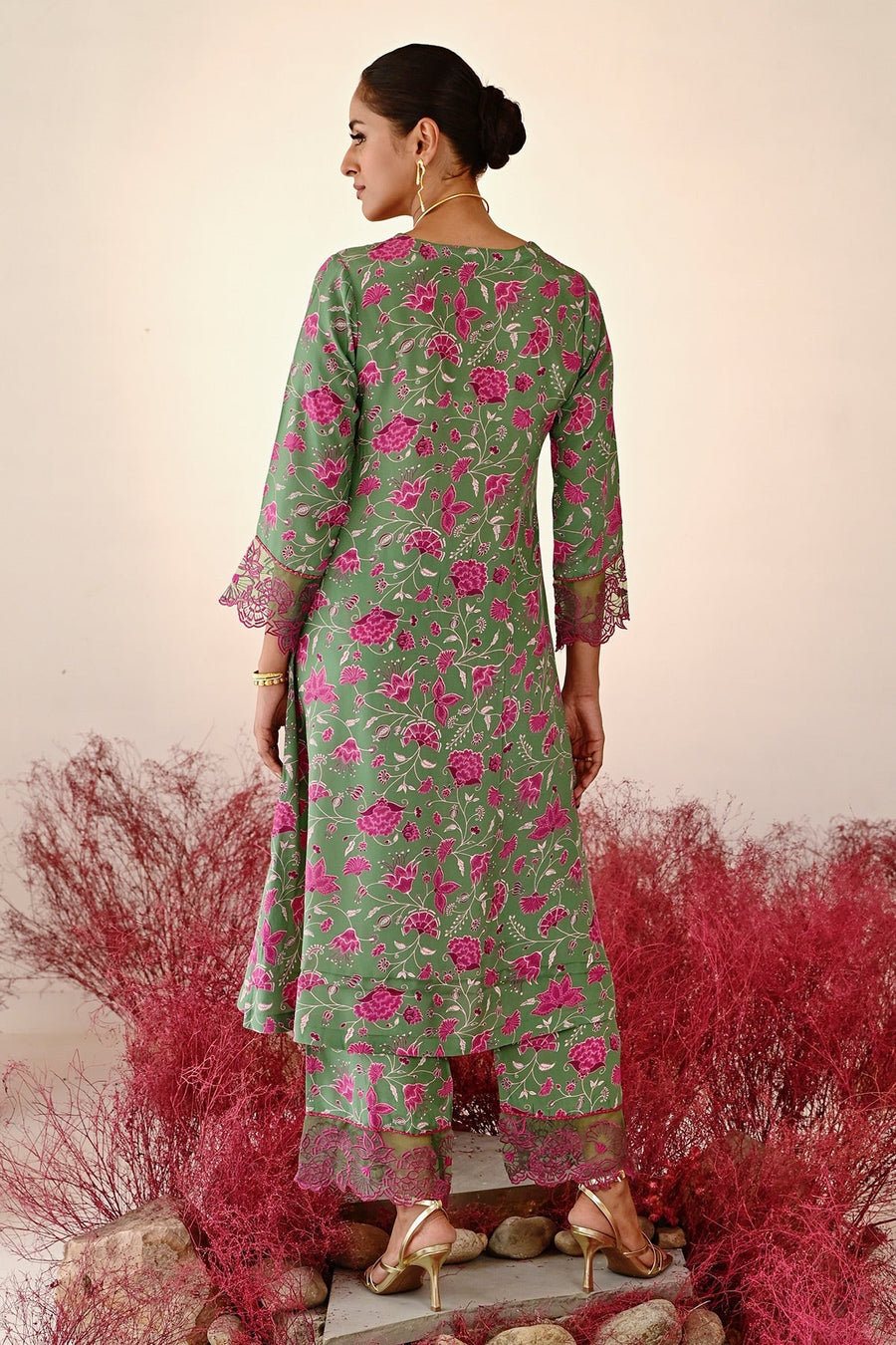 WOMEN'S GREEN AND MAGENTA CREPE & ORGANZA MOHAK A-LINE KURTA SET