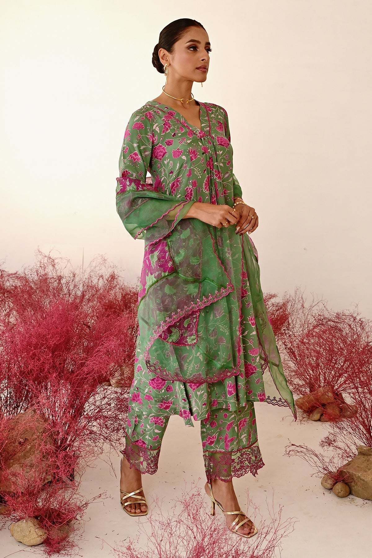 WOMEN'S GREEN AND MAGENTA CREPE & ORGANZA MOHAK A-LINE KURTA SET