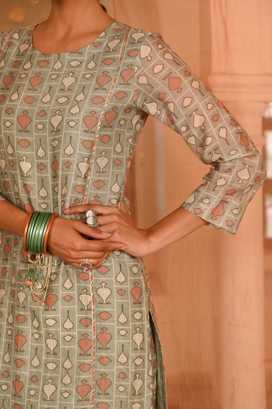 WOMEN'S GREEN CHANDERI NEEL KAMAL KURTA SET