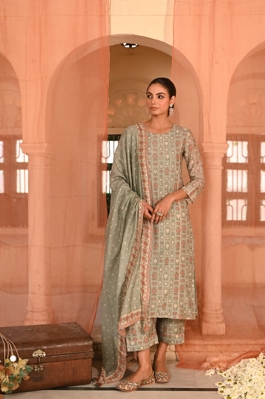 WOMEN'S GREEN CHANDERI NEEL KAMAL KURTA SET