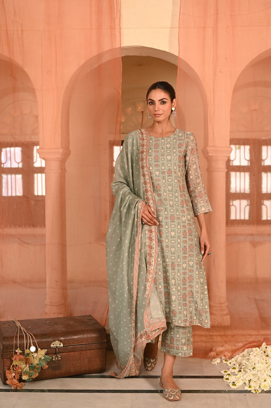 WOMEN'S GREEN CHANDERI NEEL KAMAL KURTA SET