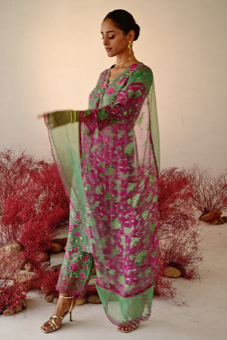 WOMEN'S GREEN AND MAGENTA CREPE & ORGANZA MOHAK A-LINE KURTA SET