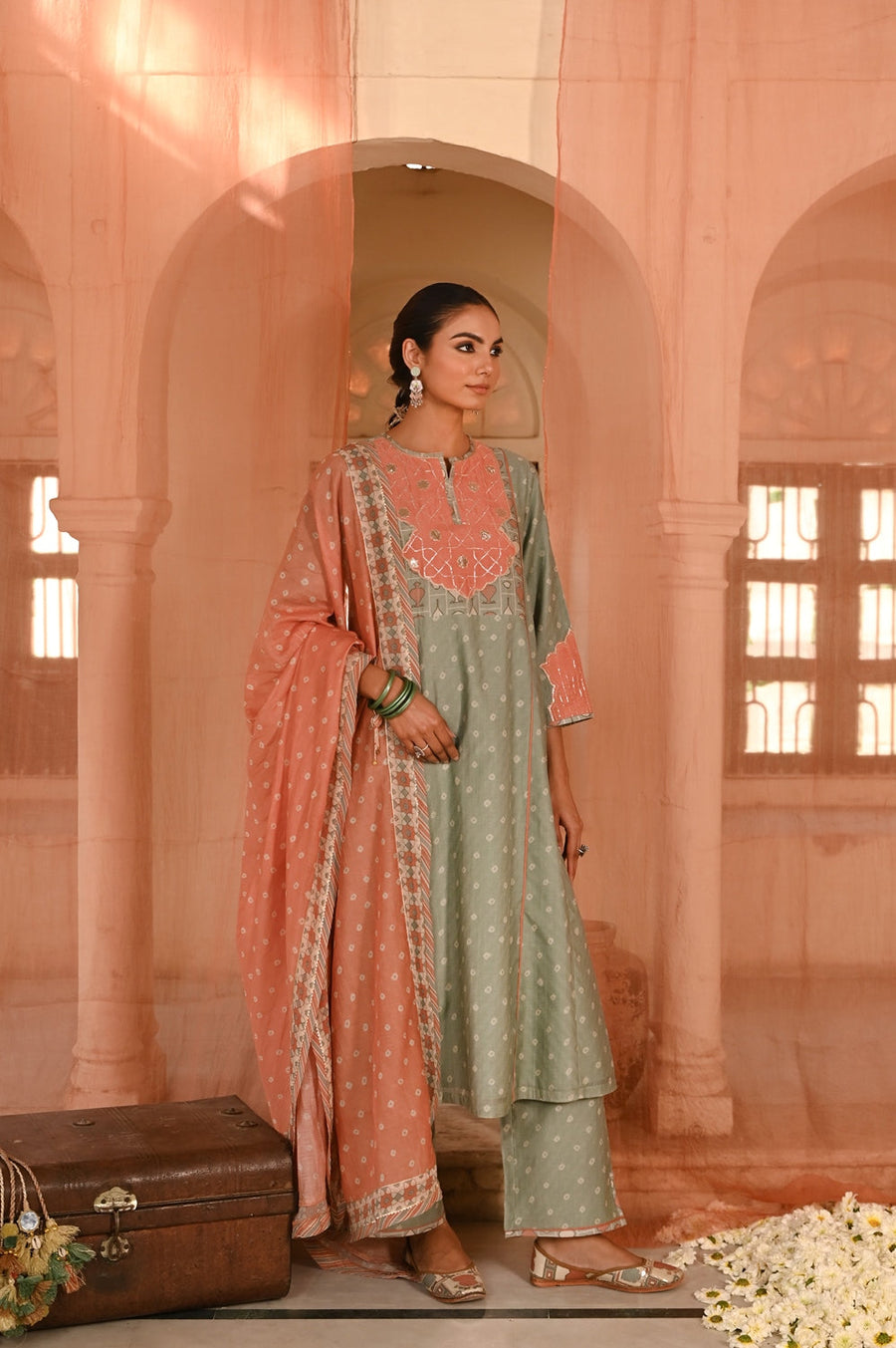 WOMEN'S GREEN CHANDERI SANGANERI KURTA SET