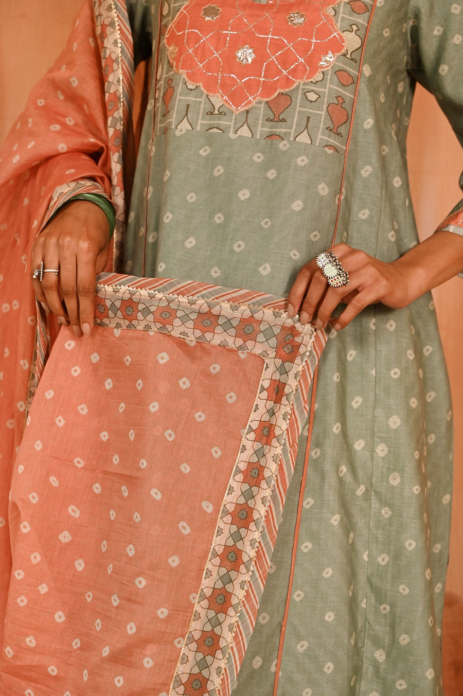 WOMEN'S GREEN CHANDERI SANGANERI KURTA SET