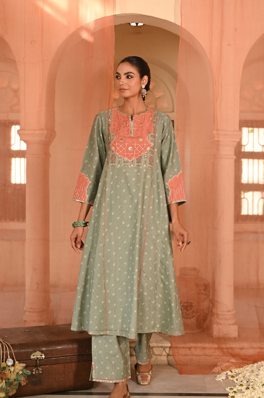 WOMEN'S GREEN CHANDERI SANGANERI KURTA SET