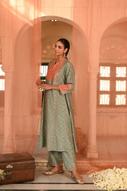 WOMEN'S GREEN CHANDERI SANGANERI KURTA SET