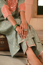 WOMEN'S GREEN CHANDERI SANGANERI KURTA SET