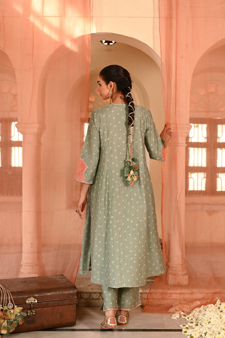 WOMEN'S GREEN CHANDERI SANGANERI KURTA SET