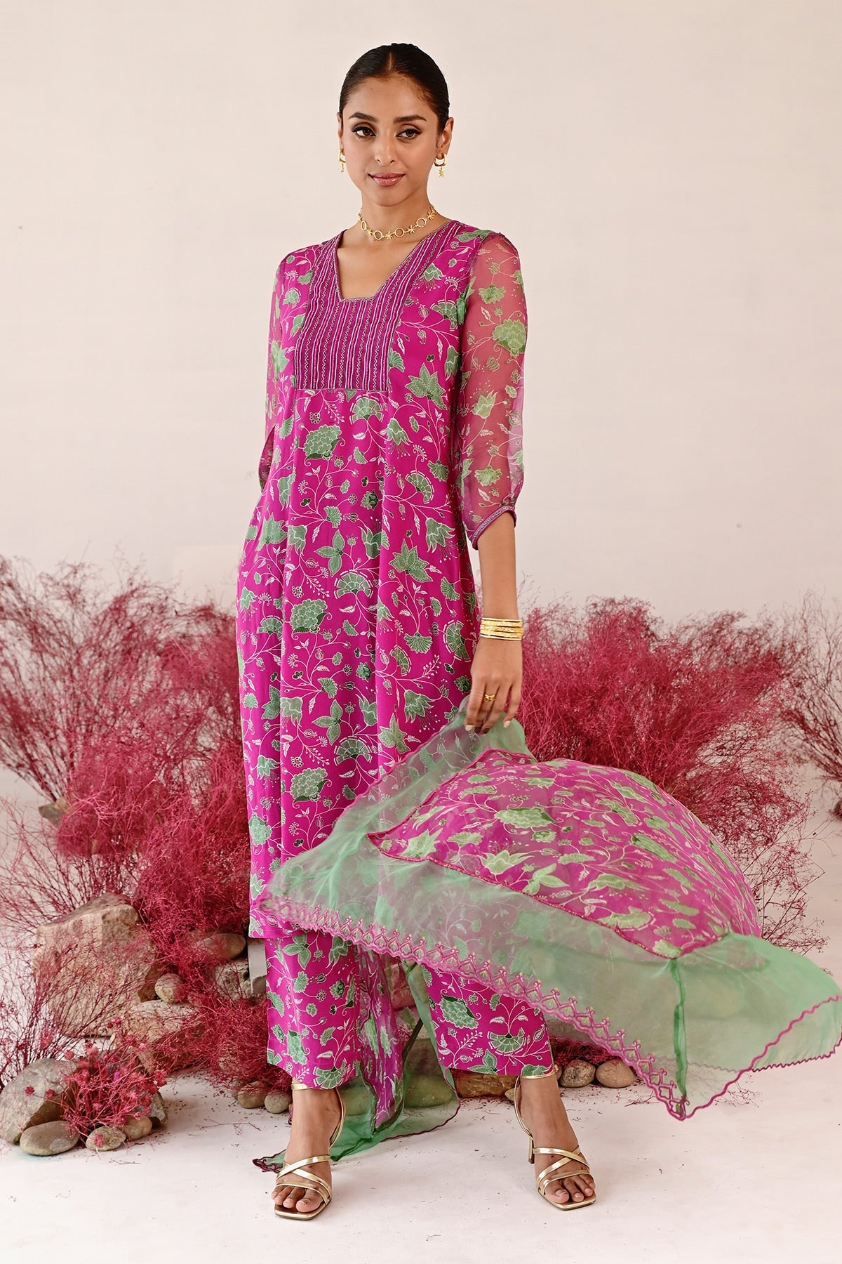 WOMEN'S GREEN AND MAGENTA CREPE & ORGANZA LEELA A-LINE KURTA SET