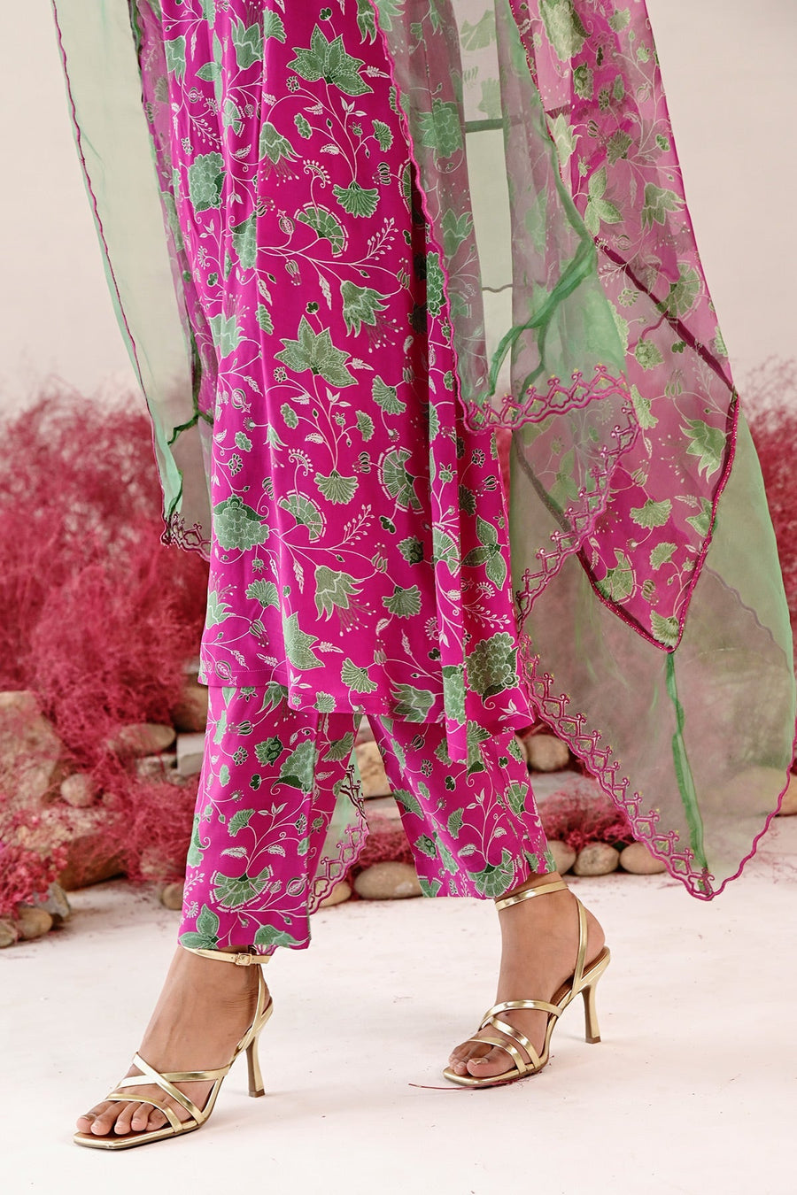 WOMEN'S GREEN AND MAGENTA CREPE & ORGANZA LEELA A-LINE KURTA SET