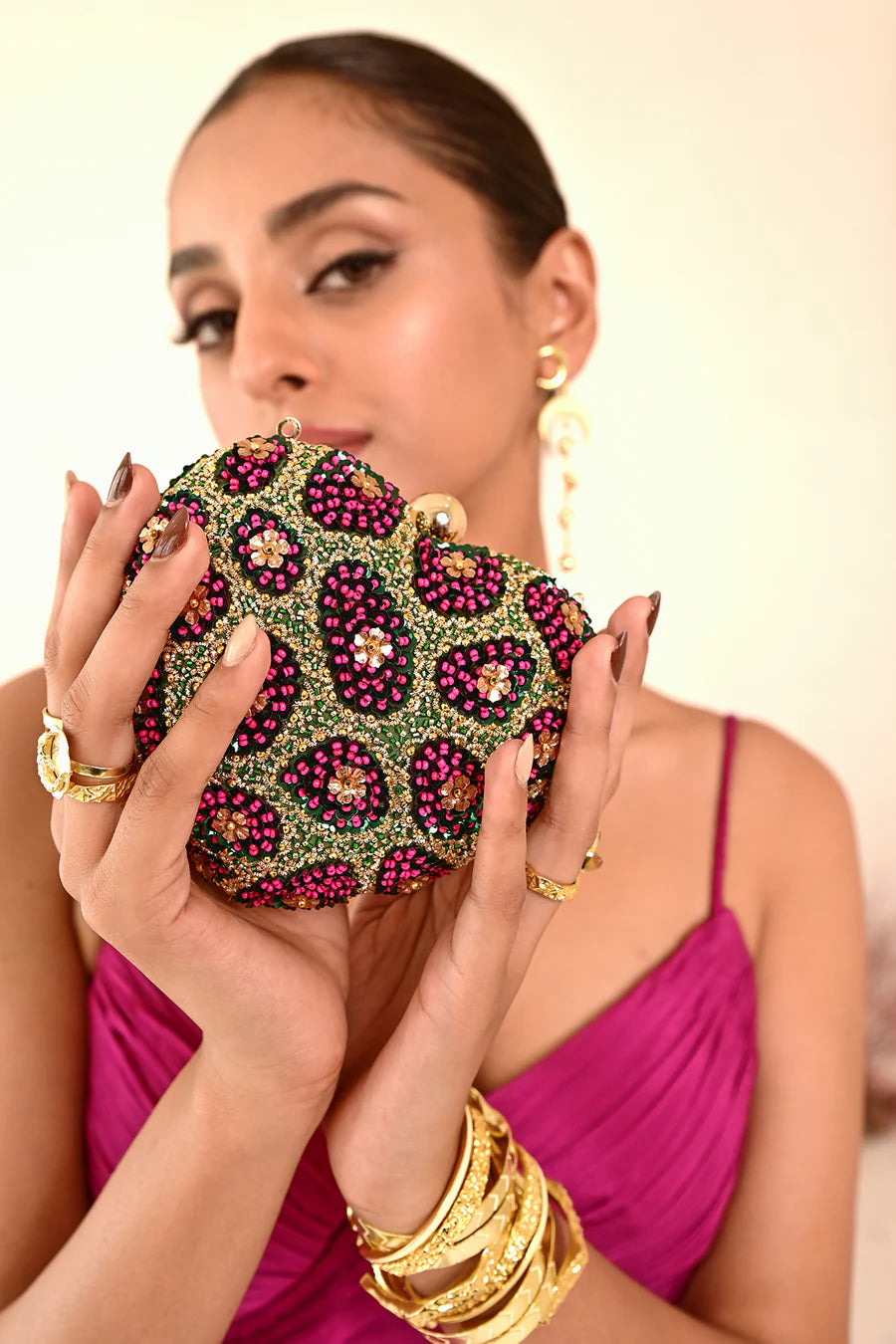 WOMEN'S GREEN, GOLD & MAGENTA METAL FRAME DILBARO CLUTCH