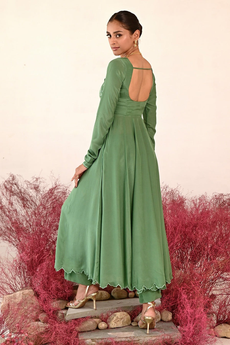 WOMEN'S GREEN CREPE & ORGANZA MANOHARI ANARKALI SET