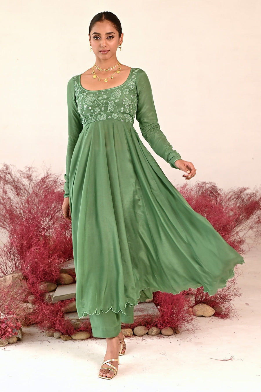WOMEN'S GREEN CREPE & ORGANZA MANOHARI ANARKALI SET