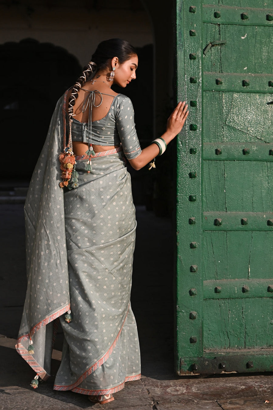 WOMEN'S GREEN CHANDERI SUNEHRI SAREE SET