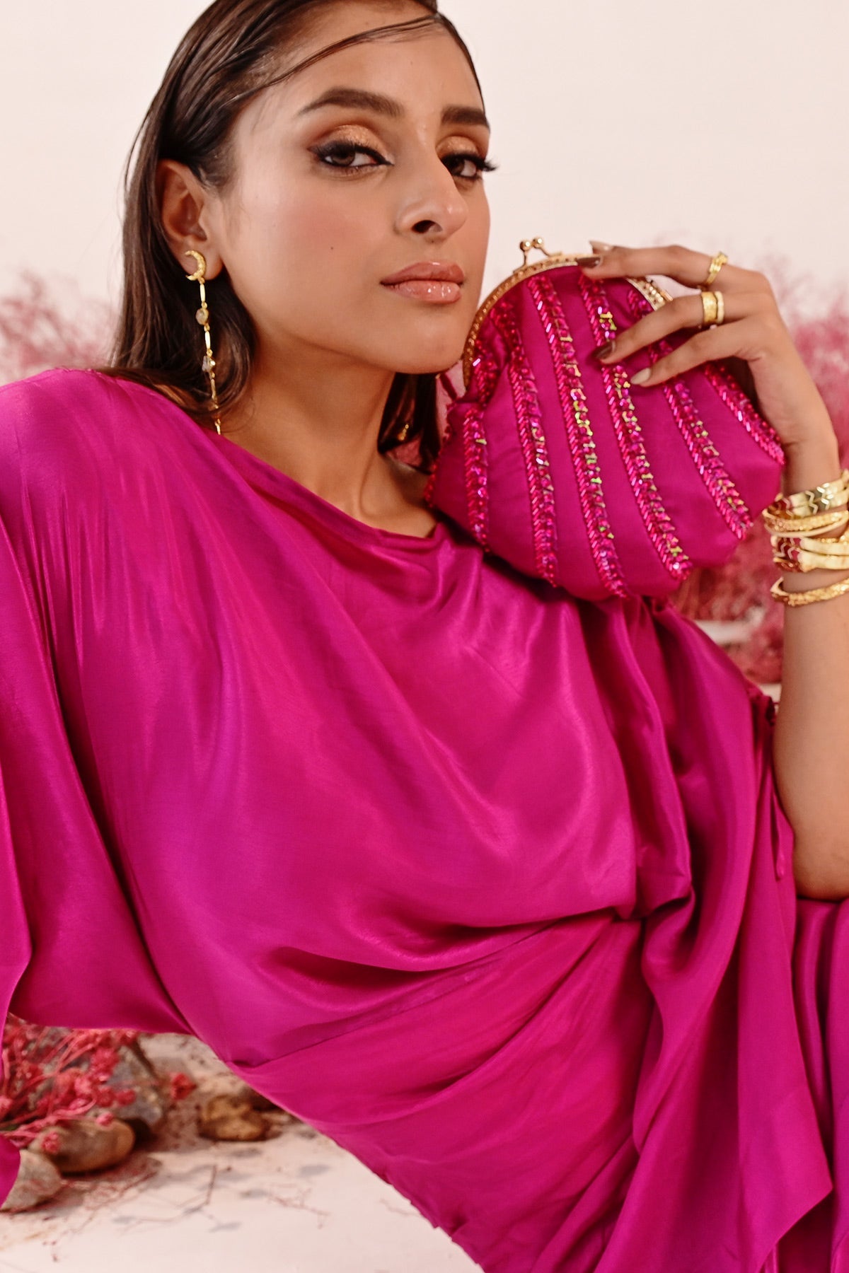 WOMEN'S MAGENTA METAL FRAME & CREPE SUFI POTLI BAG