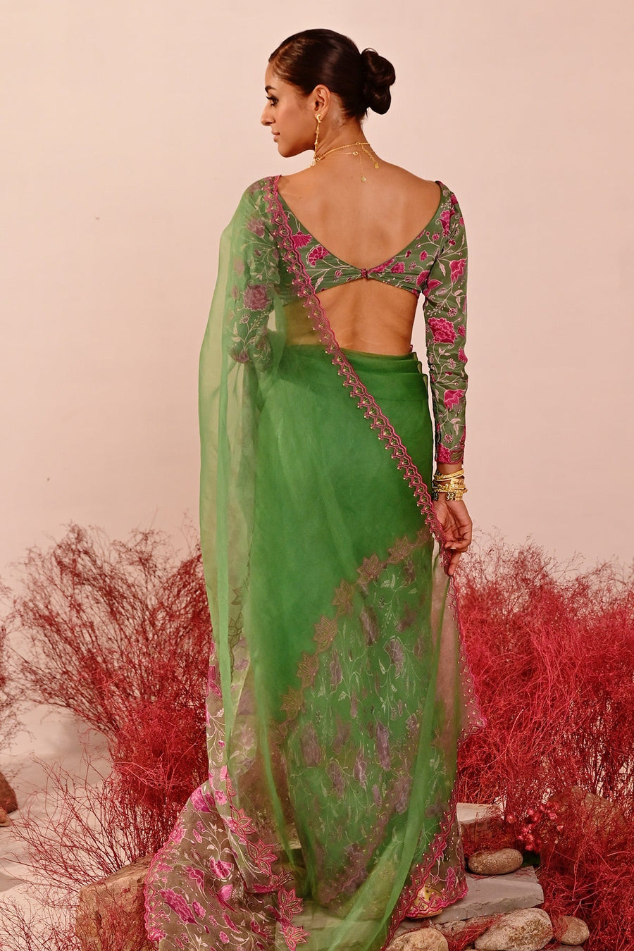 WOMEN'S GREEN AND MAGENTA CREPE & ORGANZA DEVIANA SAREE