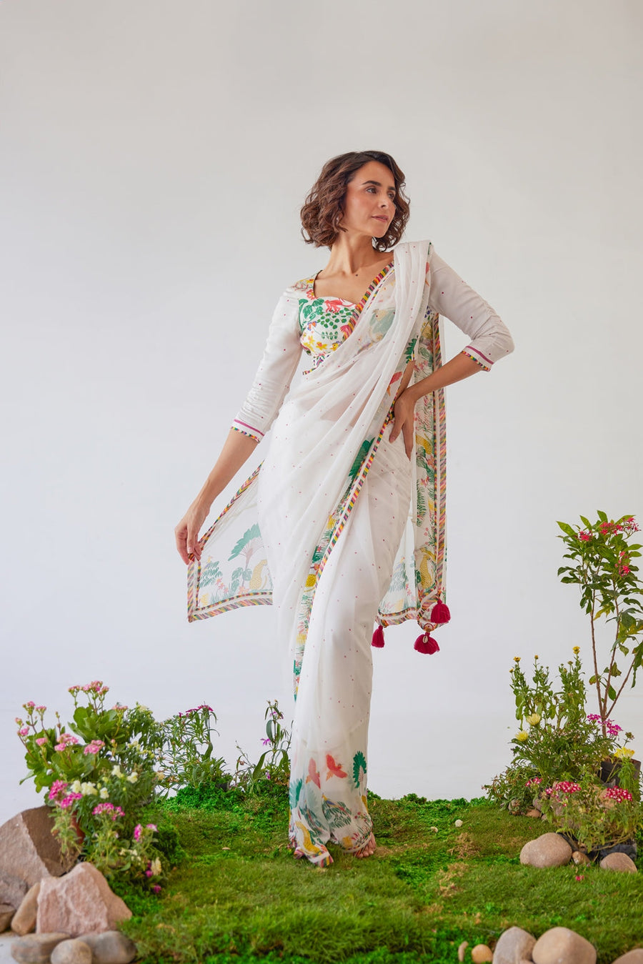 WOMEN'S WHITE CHIFFON IMAAN SAREE WITH BLOUSE