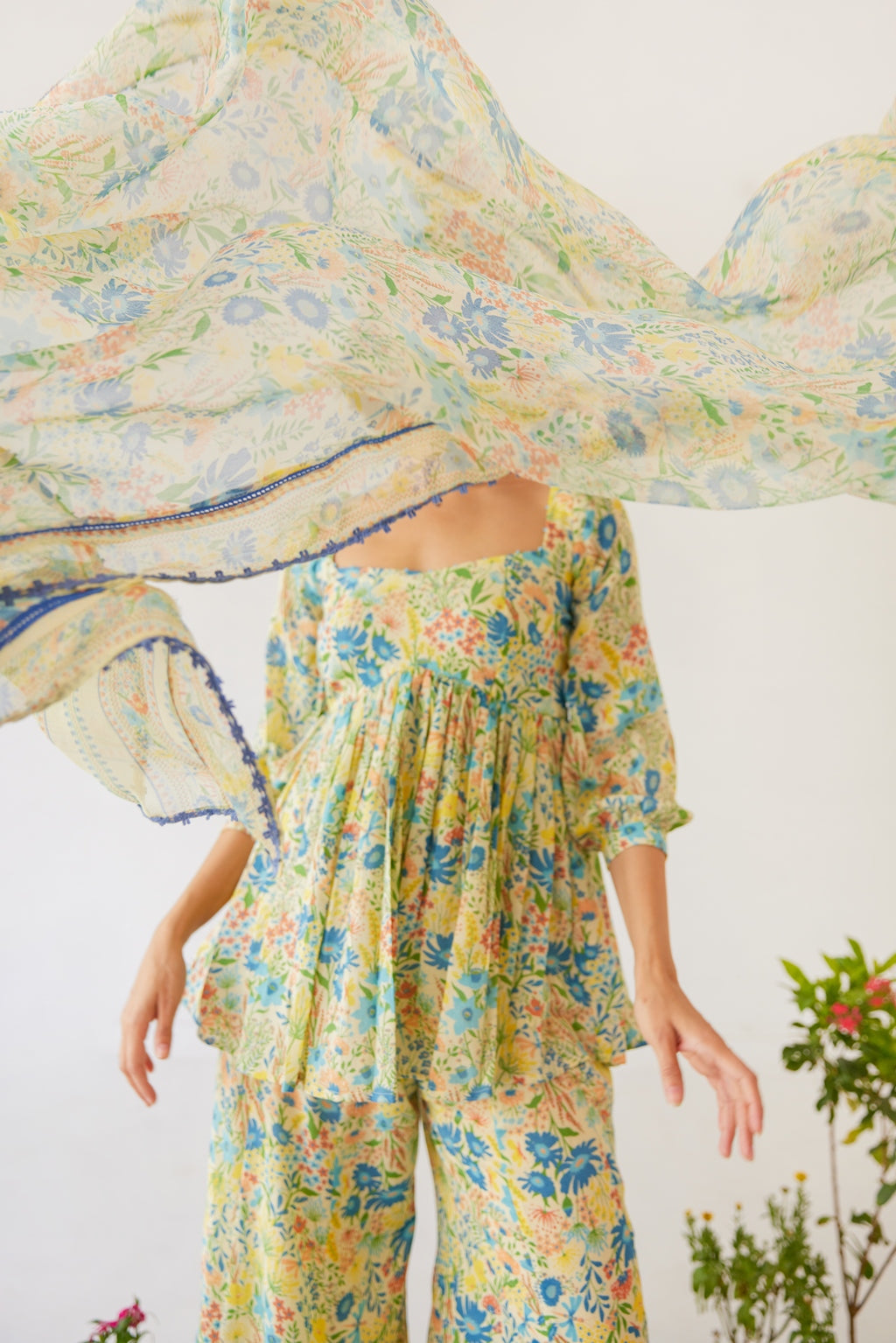 WOMEN'S YELLOW CHIFFON REGALIA DUPATTA