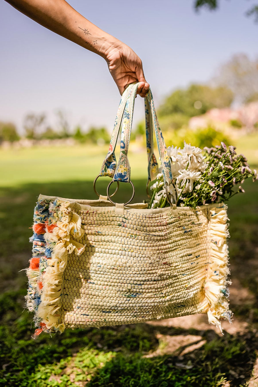 WOMEN'S PASTEL YELLOW COTTON MOSS, CHIFFON AIKO TOTE BAG