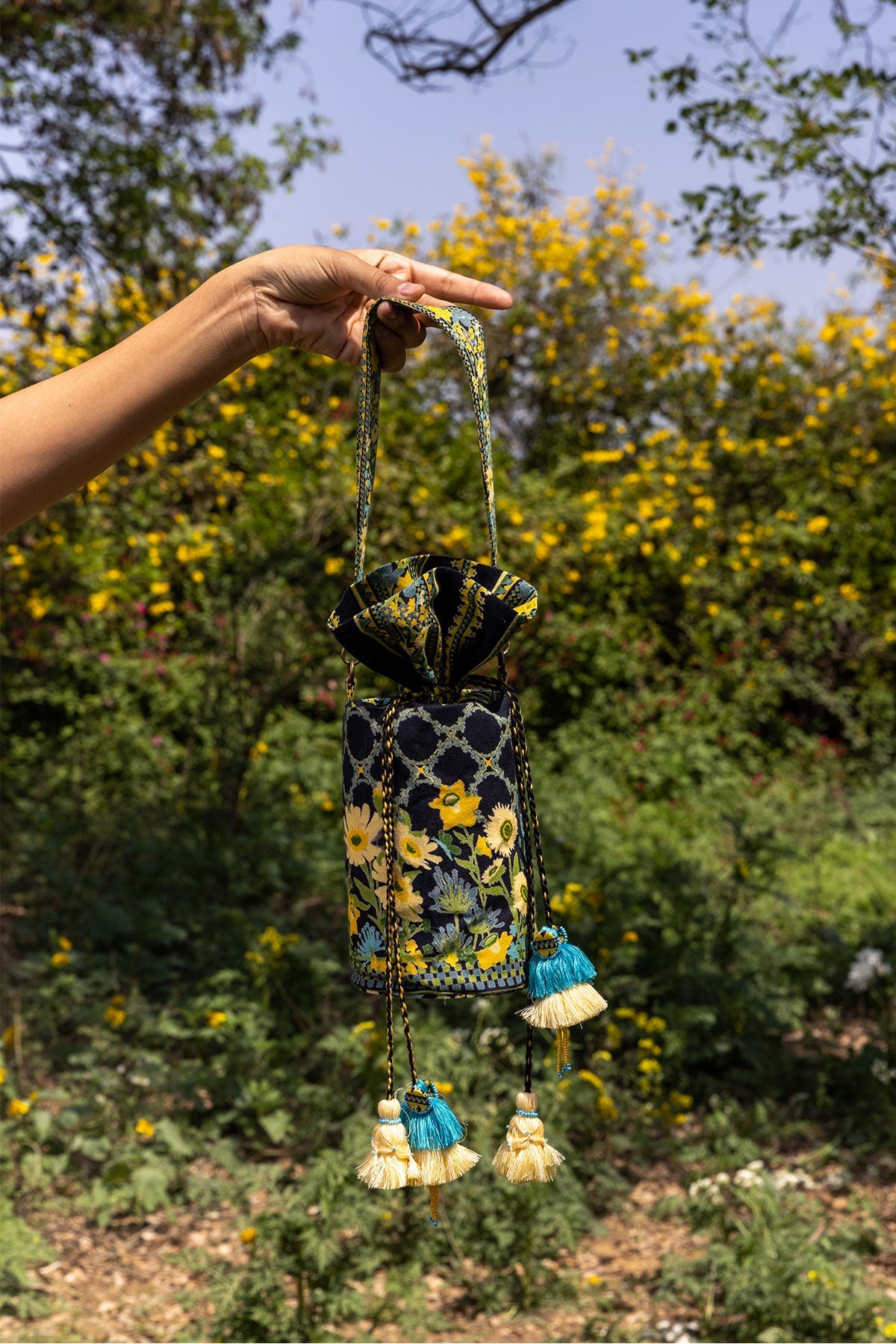 WOMEN'S BLACK - MULTICOLOR COTTON MOSS, COTTON VOILE VESTA POTLI