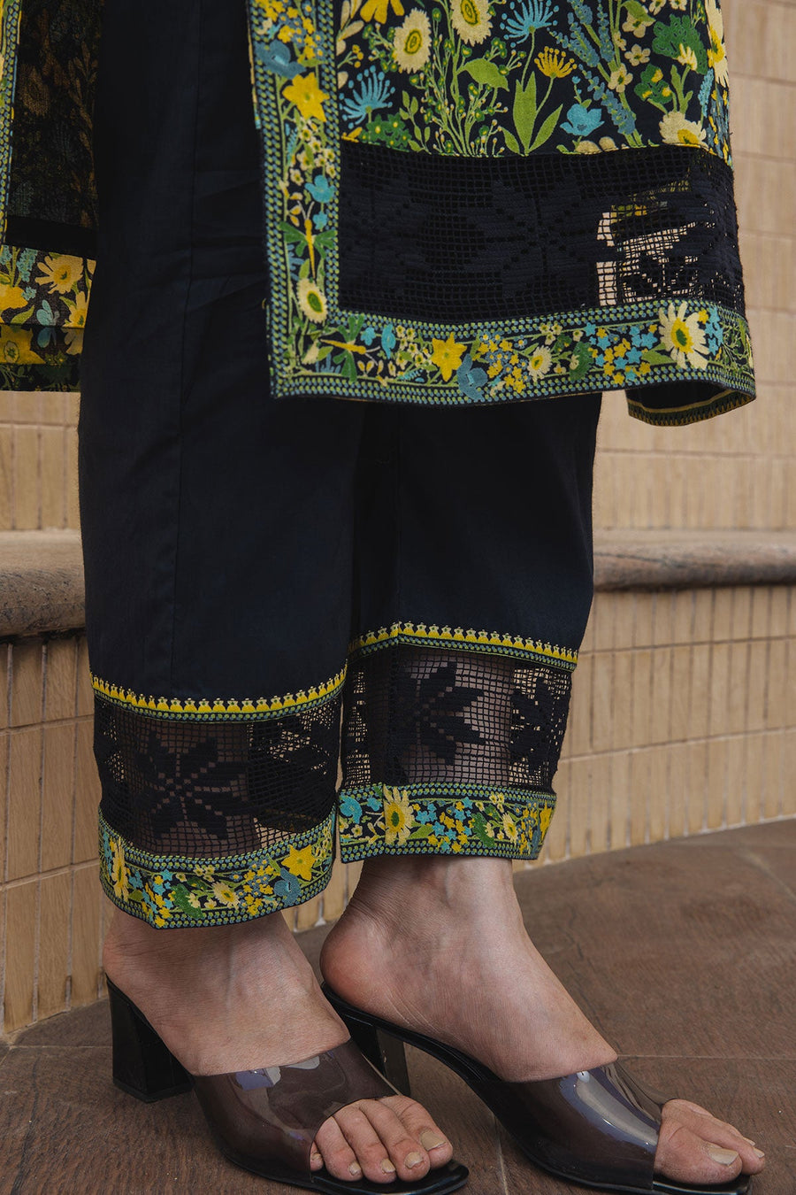 WOMEN'S BLACK - MULTI COLOR COTTON MOSS MIA STRAIGHT KURTA