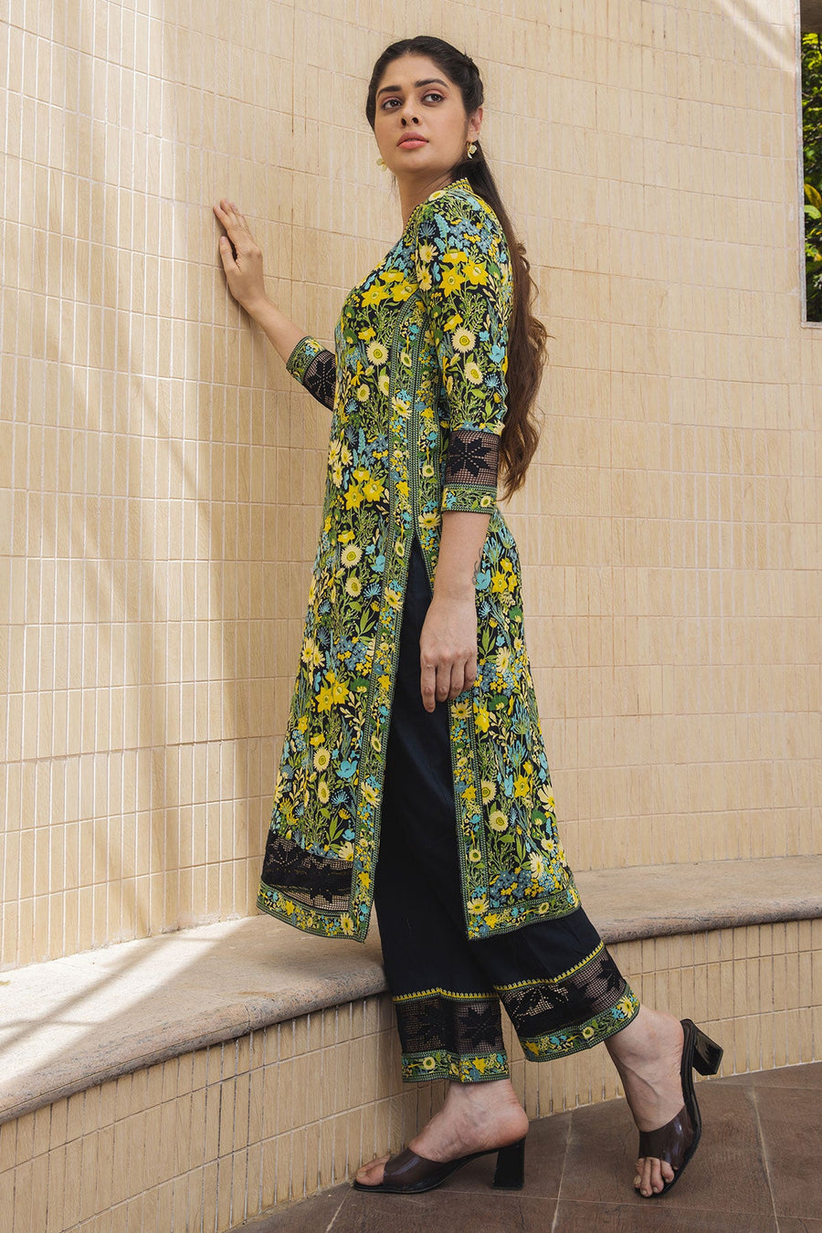 WOMEN'S BLACK - MULTI COLOR COTTON MOSS MIA STRAIGHT KURTA