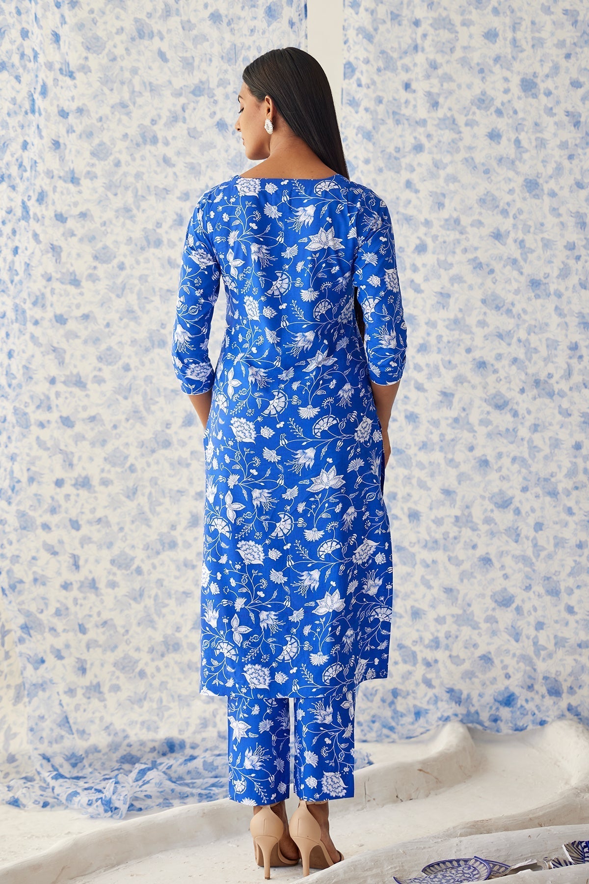 Sindhu Straight Kurta•