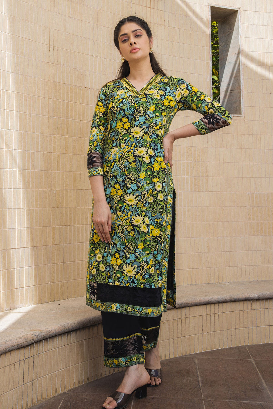 WOMEN'S BLACK - MULTI COLOR COTTON MOSS MIA STRAIGHT KURTA