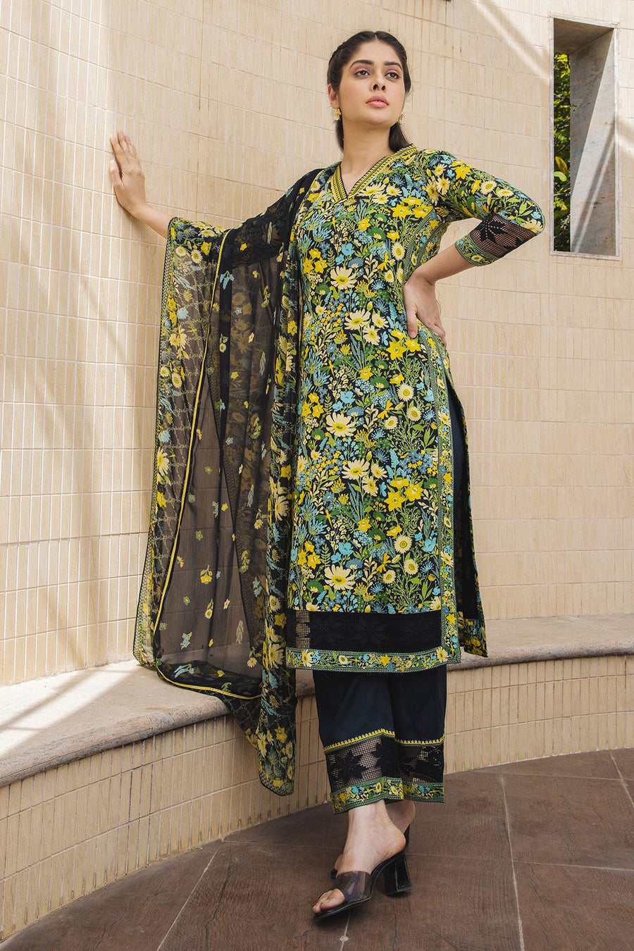 WOMEN'S BLACK - MULTI COLOR COTTON MOSS MIA STRAIGHT KURTA SET