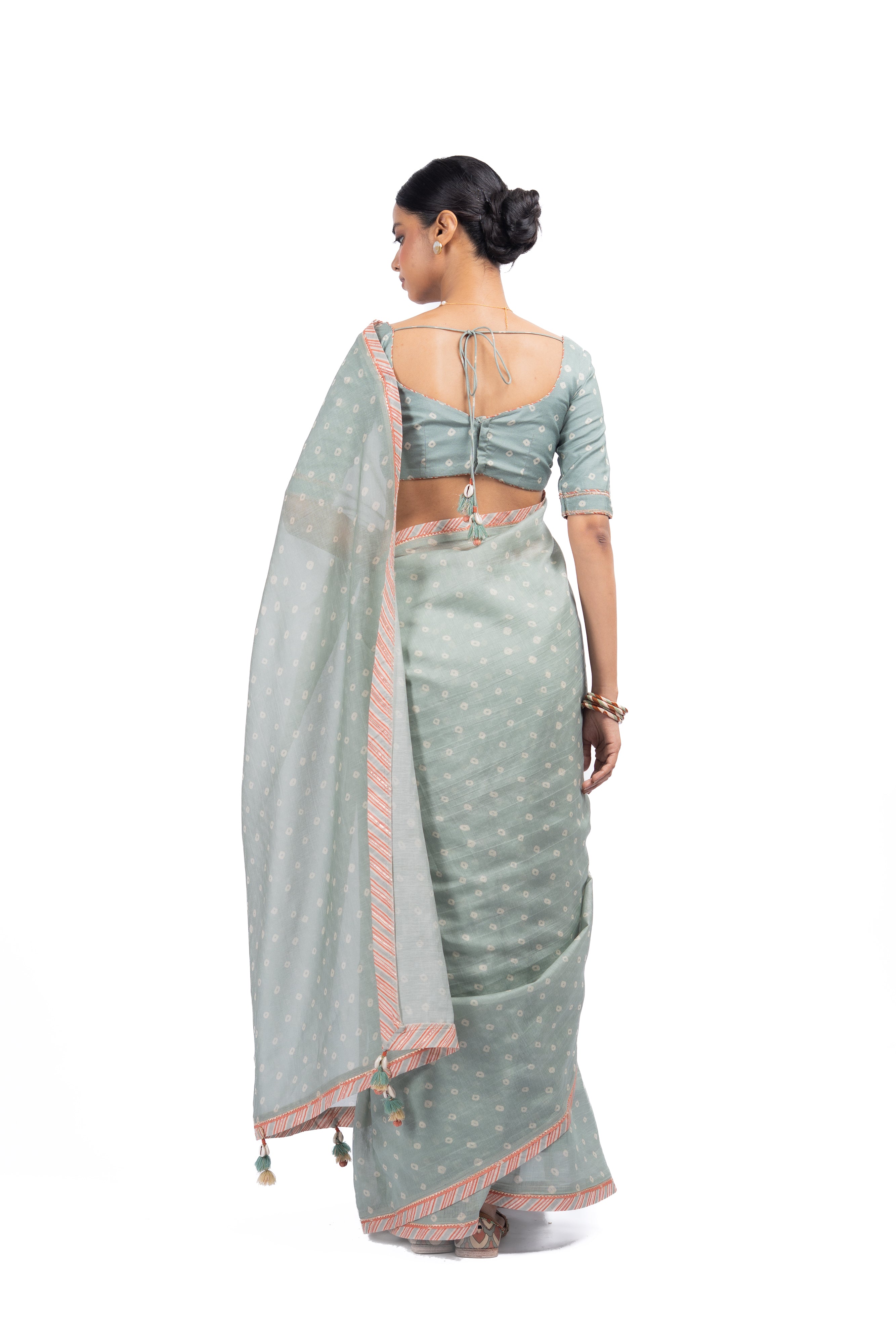 WOMEN'S GREEN CHANDERI SUNEHRI SAREE SET