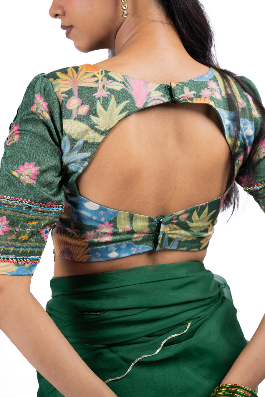 WOMEN'S GREEN CHIFFON TARU SAREE SET