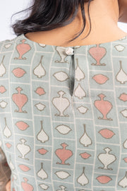 WOMEN'S GREEN CHANDERI NEEL KAMAL KURTA SET