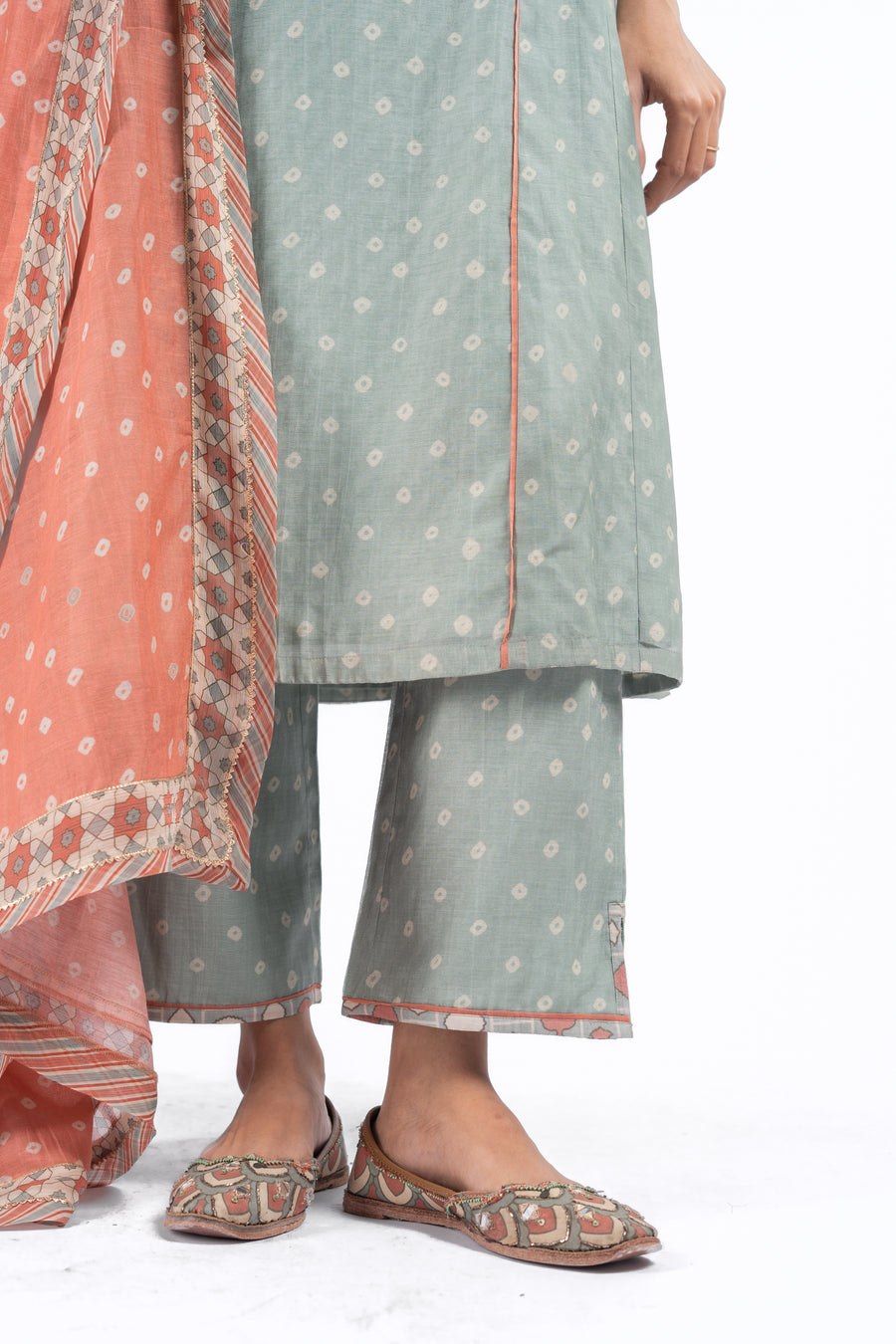 WOMEN'S GREEN CHANDERI SANGANERI KURTA SET