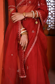 GULABI SURKH SAREE