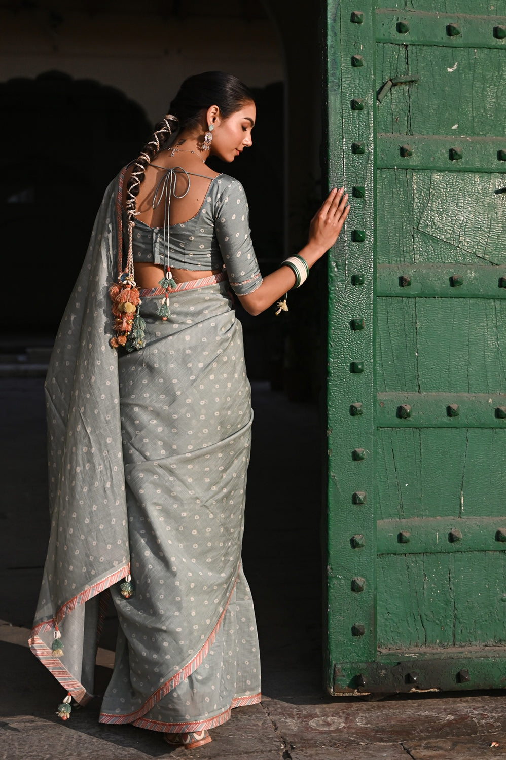 WOMEN'S GREEN CHANDERI SUNEHRI SAREE SET