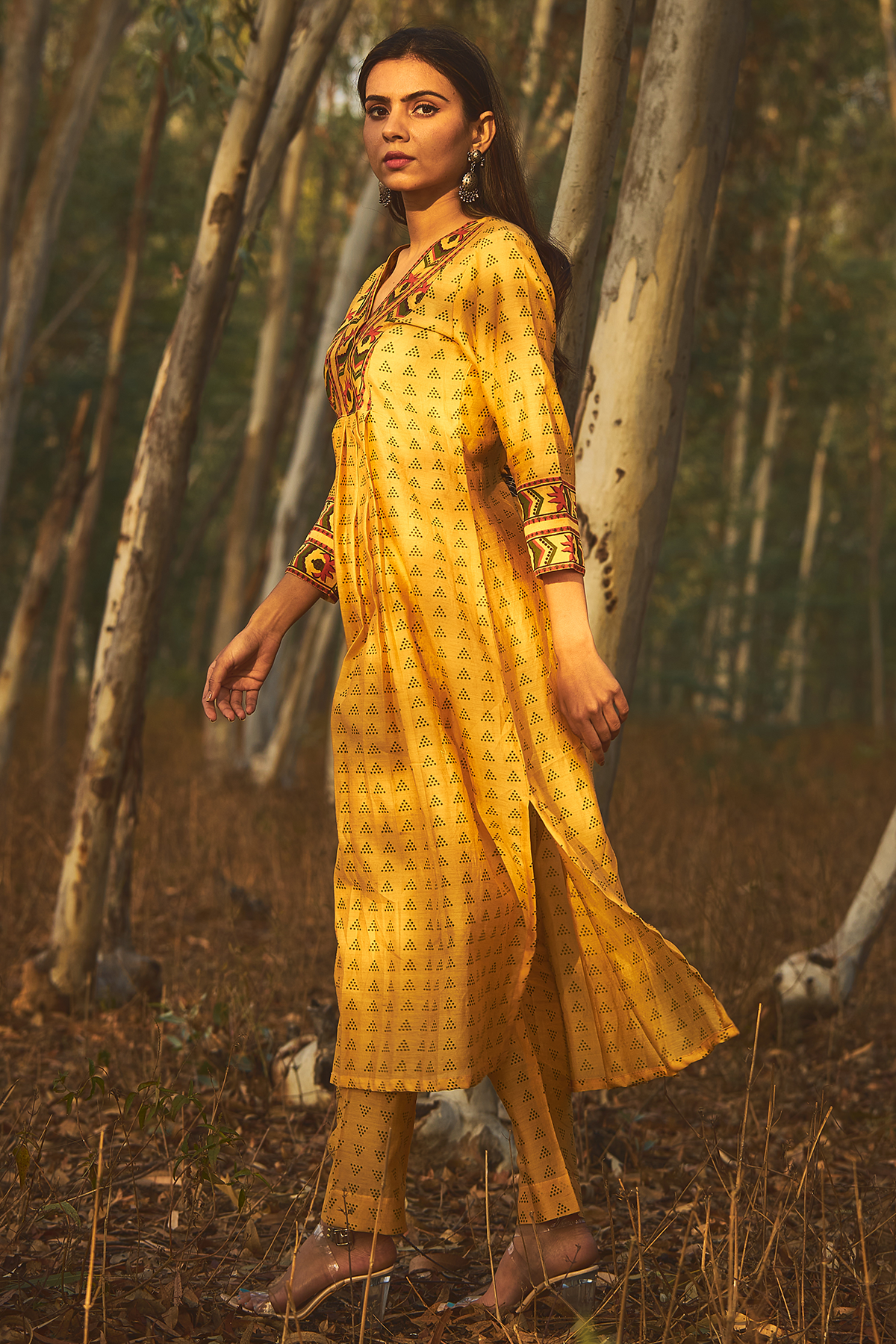 WOMEN'S YELLOW CHANDERI BEE BALM KURTA