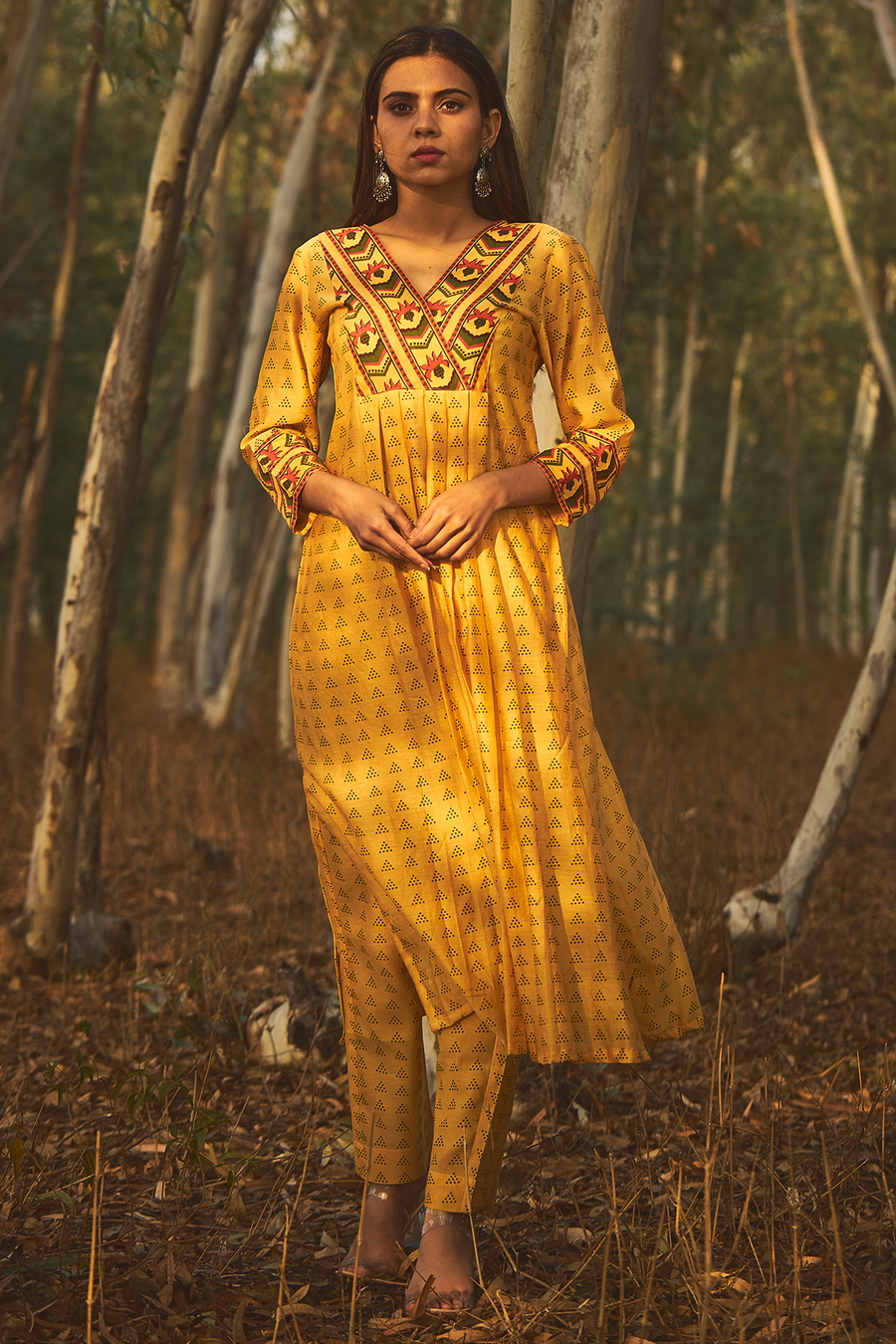 WOMEN'S YELLOW CHANDERI BEE BALM KURTA